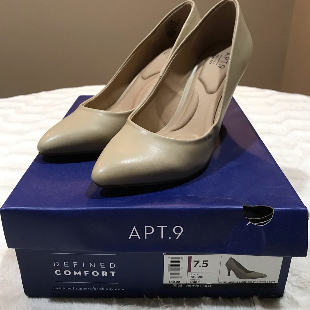 Apt. 9 Women's Beige Heels (Size 7.5)